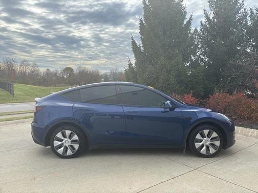 2023 Tesla Model Y Long Range Dual Motor All-Wheel Drive