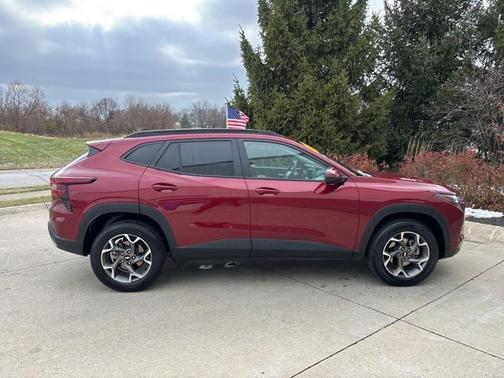 2025 Chevrolet Trax LT