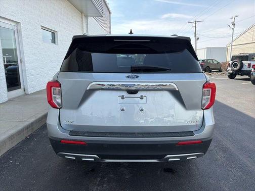 Iconic Silver Metallic 2023 Ford Explorer XLT