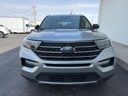 Iconic Silver Metallic 2023 Ford Explorer XLT