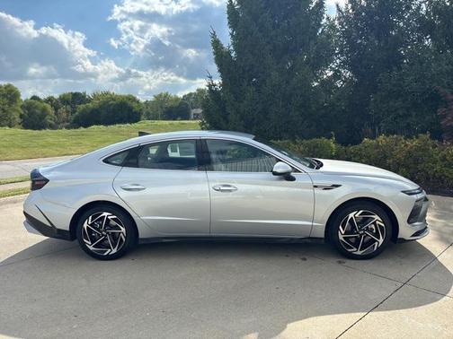 2026 Hyundai SONATA SEL