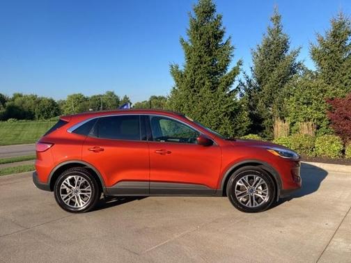 Photo 5 of 30 of 2020 Ford Escape SEL