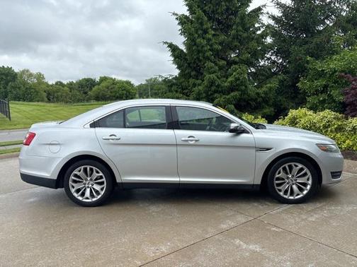 2015 Ford Taurus Limited