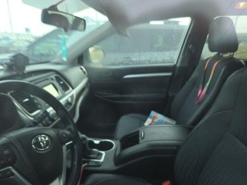 2015 Toyota Highlander LE