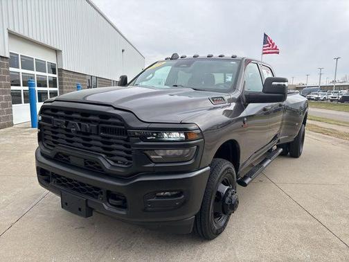 2025 RAM 3500 Tradesman Crew Cab 4x4 8' Box