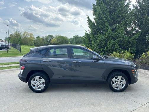 Ecotronic Gray Pearl 2025 Hyundai KONA SE