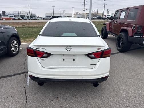 2024 Nissan Altima SR VC-Turbo FWD