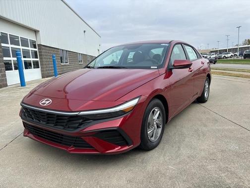 2025 Hyundai ELANTRA SE