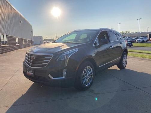 Photo 4 of 32 of 2018 Cadillac XT5 Luxury