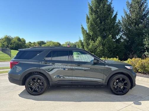 2023 Ford Explorer ST-Line