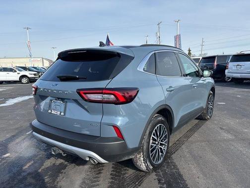 2025 Ford Escape PHEV SE