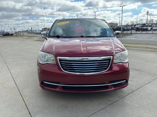2014 Chrysler Town & Country Touring-L