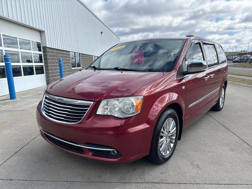 2014 Chrysler Town & Country Touring-L