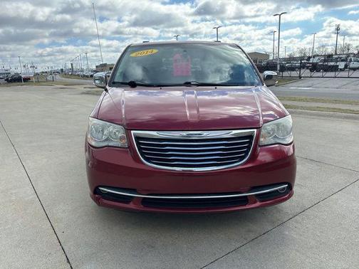 2014 Chrysler Town & Country Touring-L