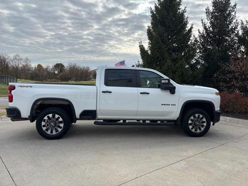 2022 Chevrolet Silverado 2500 Custom