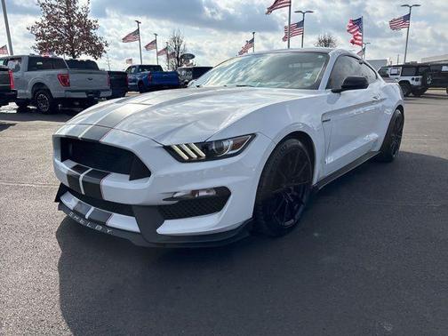 2017 Ford Shelby GT350 Base