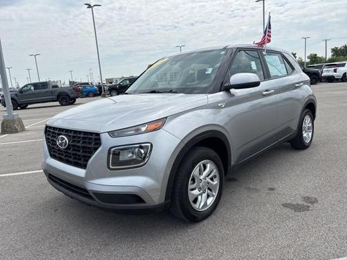 2024 Hyundai VENUE SE