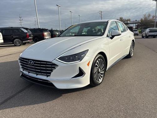 2023 Hyundai SONATA Hybrid SE