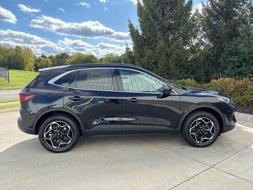 2026 Ford Escape Platinum