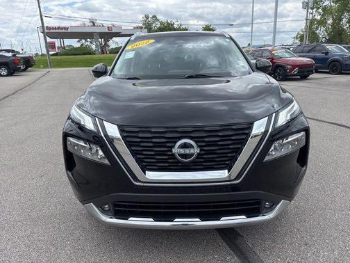 Super Black 2022 Nissan Rogue Platinum