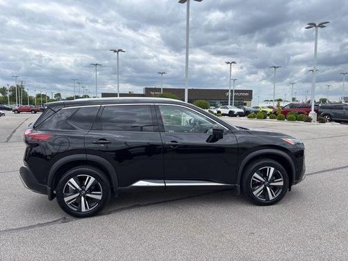 Super Black 2022 Nissan Rogue Platinum