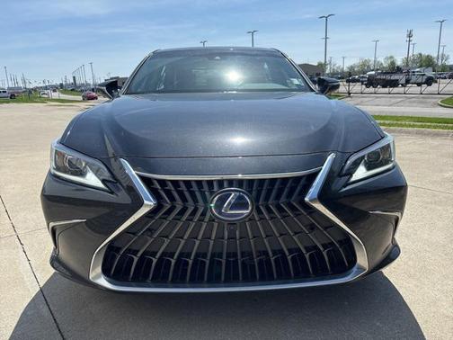 2022 Lexus ES 300h Luxury