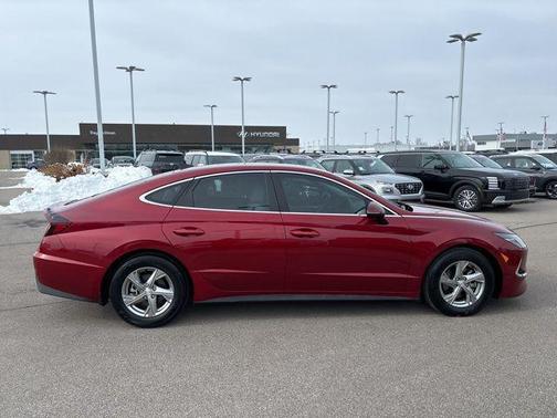 2023 Hyundai SONATA SE