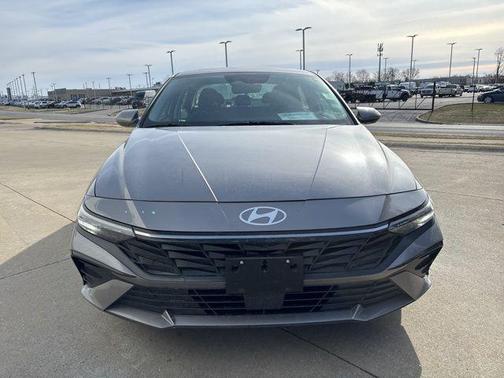 2025 Hyundai ELANTRA SEL