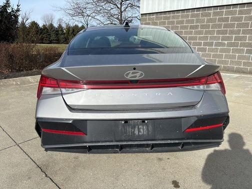 2025 Hyundai ELANTRA SEL