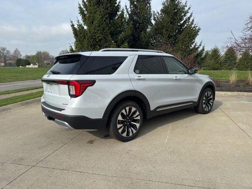Space White Metallic 2026 Ford Explorer Platinum