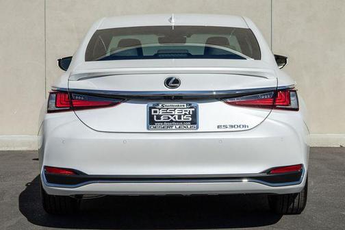 2025 Lexus ES 300h Base