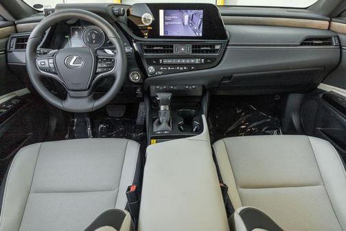 2025 Lexus ES 300h Base