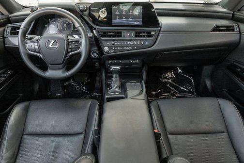 2022 Lexus ES 300h Base