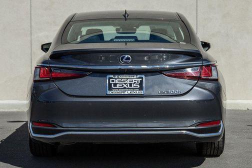 2022 Lexus ES 300h Base