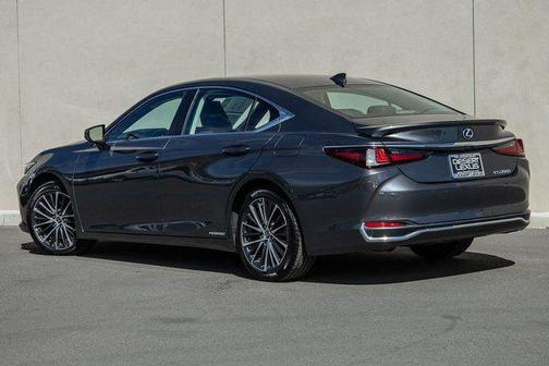 2022 Lexus ES 300h Base