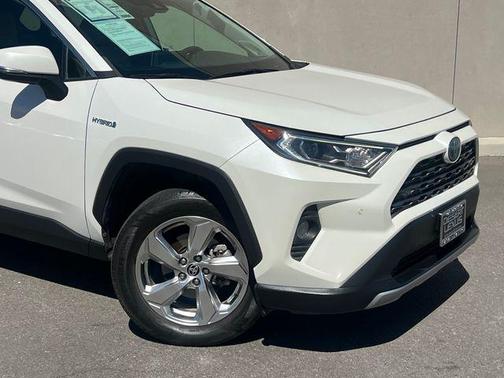 Blizzard Pearl 2021 Toyota RAV4 Hybrid Limited