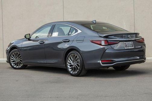 2025 Lexus ES 300h Luxury