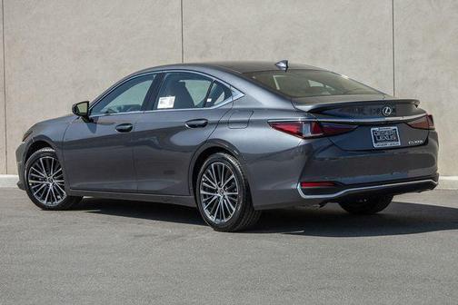 2025 Lexus ES 300h Base