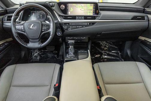 2020 Lexus ES 300h Base