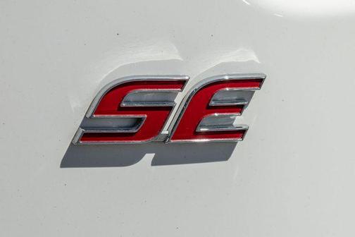 Ice Cap 2024 Toyota Corolla SE