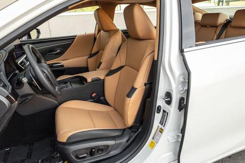 2025 Lexus ES 350 Base