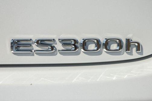 2023 Lexus ES 300h Luxury