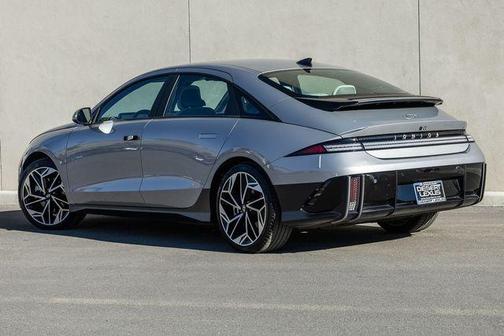 2024 Hyundai IONIQ 6 SEL