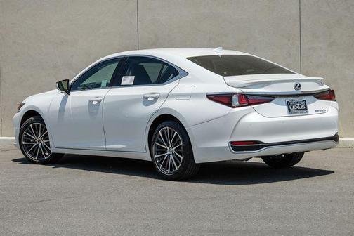 2025 Lexus ES 300h Base