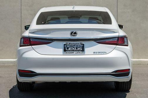 2025 Lexus ES 300h Base