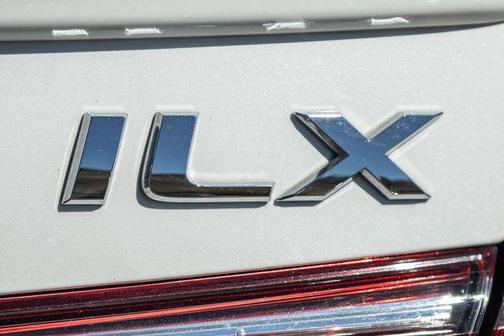 2018 Acura ILX AcuraWatch Plus Package