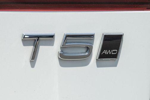 2020 Volvo V60 Cross Country T5