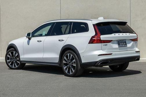 2020 Volvo V60 Cross Country T5