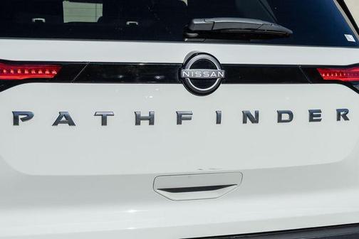 2024 Nissan Pathfinder S FWD