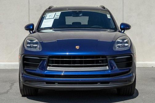 2022 Porsche Macan Base